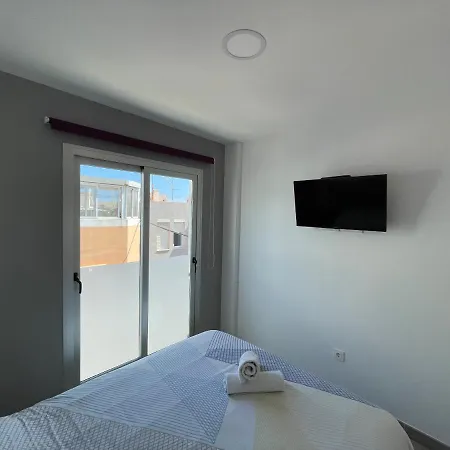 Beach, Penthouse&jacuzzi Appartement *